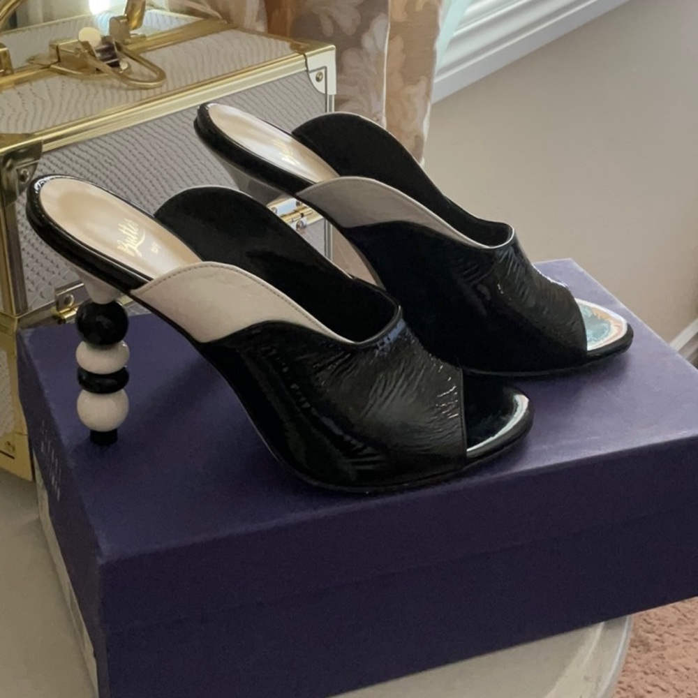 Butter Made in Italy Leather Mules Unique Heel